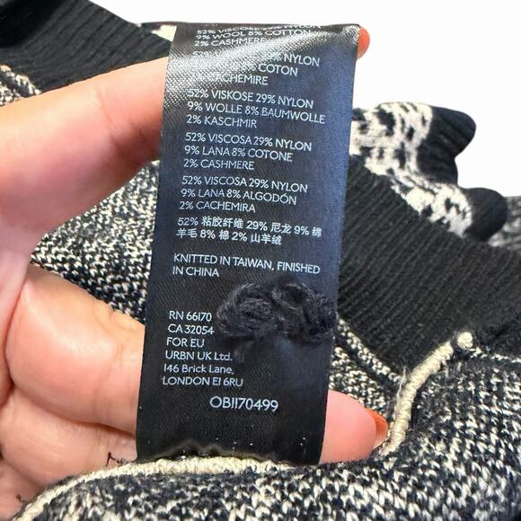 ANTHROPOLOGIE MAEVE ELLINOR SHORT SLEEVE SWEATER BOHO AZTEC ANIMAL PRINT SIZE S - Picture 7 of 7